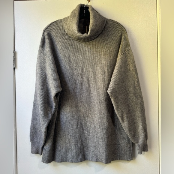 Free People Women’s Gray Oversized Softly Structured Knit Tunic Sweater Sz S - Picture 1 of 10